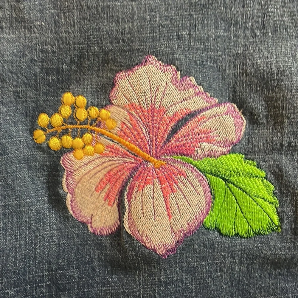 A.M.I. Jean Jacket - Picture 2 of 6